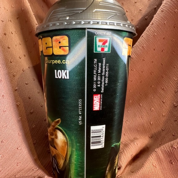 Rare Thor movie Loki hologram 7-11 slurpee cup - Picture 4 of 6